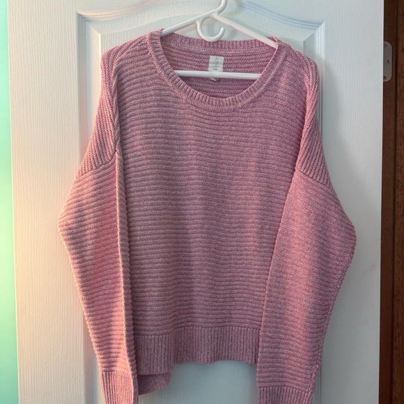 SALE! Pink Women's XL Long Sleeve Sweater - Picture 2 of 14